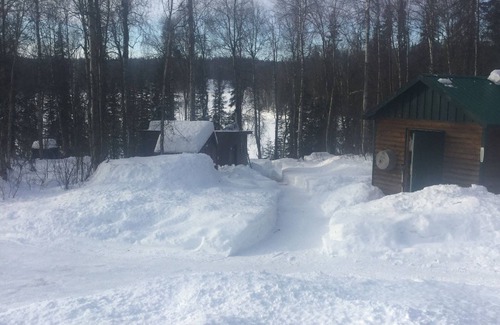 Talkeetna Apartment | Taiga Tooth, B&B. Kathy’s Kabin, on Christiansen Lake, Talkeetna, Alaska