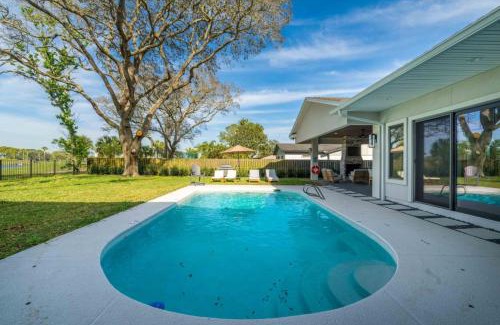 Jacksonville Beach House | Taj Duval, Sleeps 14, Pool, Lux