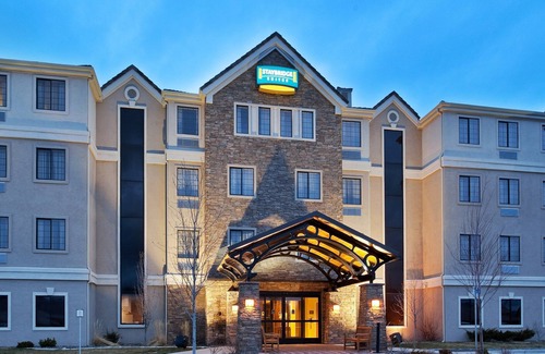 Reno/Tahoe Airport Condo | Take a dip in the Shared Pool! Near Reno-Sparks Convention Center | 1 Bedroom Suite