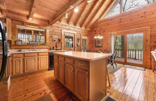 Sparta Cabin | Take it easy at this unique, tranquil, and shorefront getaway.