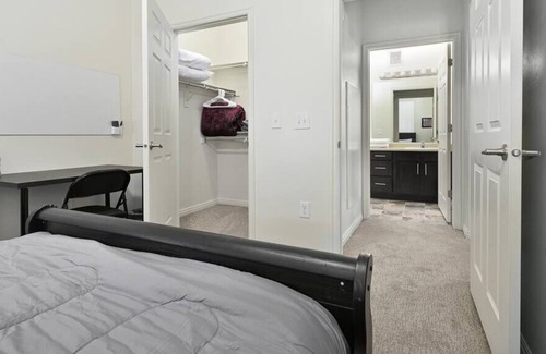 Midvale Apartment | Talavera Apt: ★ King Bed ★ Fast WiFi ★ Balcony View ★ 55 Inch TV