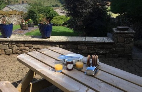 Helton House | Talbot House Sleeps 5 (3 Bedrooms)