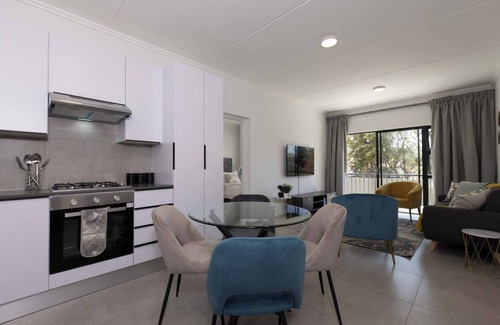 Greater Johannesburg Metropolitan Area Condo | Tali La in - 2Bed - 2Bath Fourways-Sandtonnn