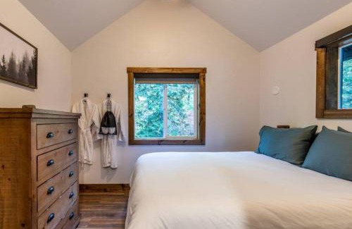 Leavenworth House | Tall Pines a cozy 1 bedroom Tiny Cabin