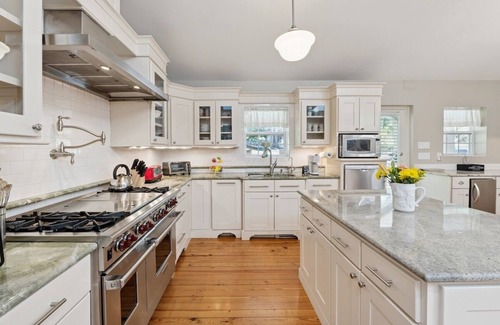 Woodstock House | Tall Pines Retreat, Dogs OK, 15 miles to LakePoint