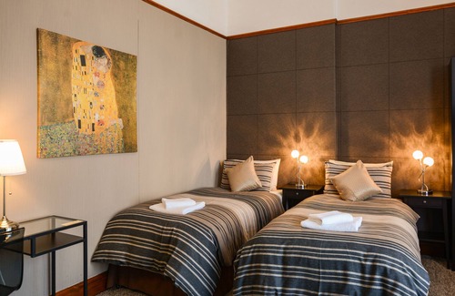 Adamsdown House | Tanes Hotel