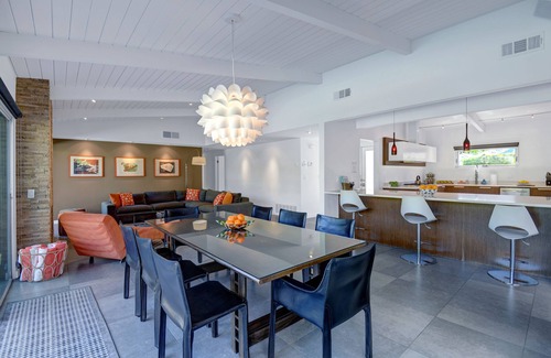 Vista Las Palmas House | Tangerine Twist - Stunning 5 Bedroom in the Upscale Las Palmas Area.