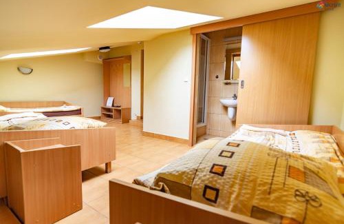 Sanok Hotel | Tani skosik w MOSiRze