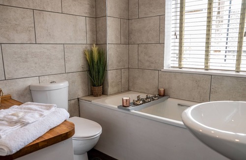 Northleach Cottage | Tannery Corner Stunning Detached Cotswold Cottage