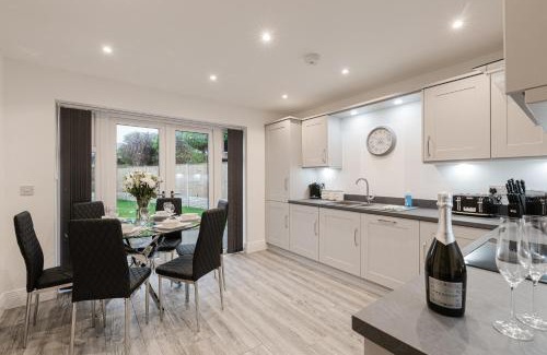 Freckleton House | Tannery Place - 3 Bedrooms Parking Wi-Fi Garden