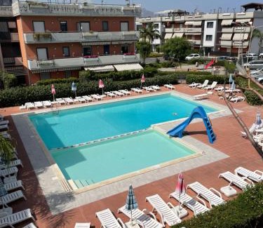 Fondachello Apartment | Taormina Mare Piscina Fondachello