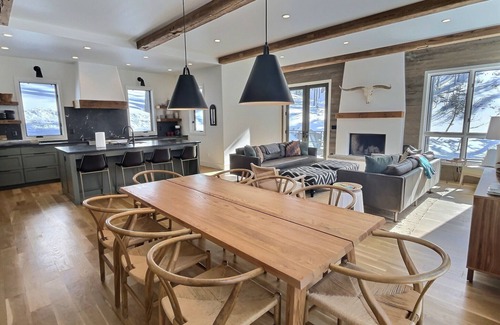 Taos Ski Valley House | Taos Haus Mountain Modern Sleeps 14 at Taos Ski va