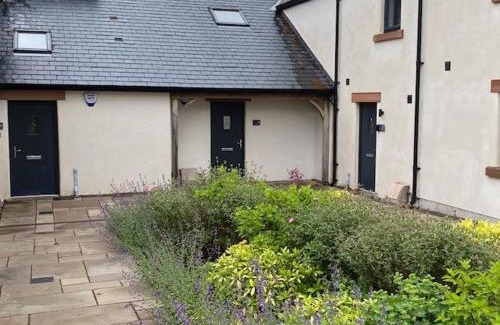 Wing House | Tarn End Cottage 8, Talkin Tarn, Brampton