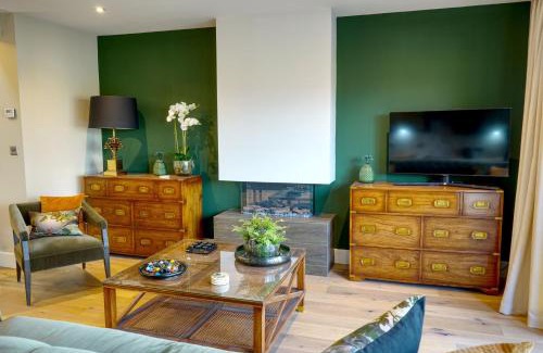 Wing House | Tarn End Cottage 8, Talkin Tarn, Brampton