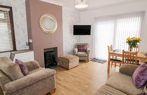 Annan House | Tarnacrye