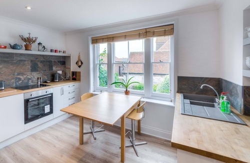 Arundel House | Tarrant St Cottage Arundel