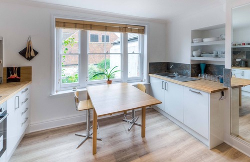 Arundel House | Tarrant St Cottage Arundel