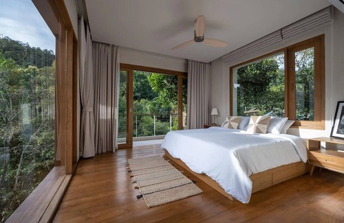 Mae On Hotel | Taryn Tara Cafe And Stay