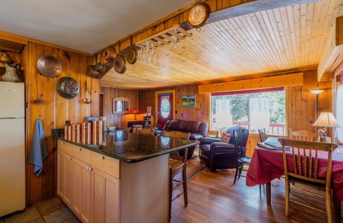 Leadville Cabin | Tashi's cozy, romantic cabin in Leadville Colorado