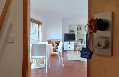 Leixões Apartment | Tasteful Beach Getaway with Private Terrace