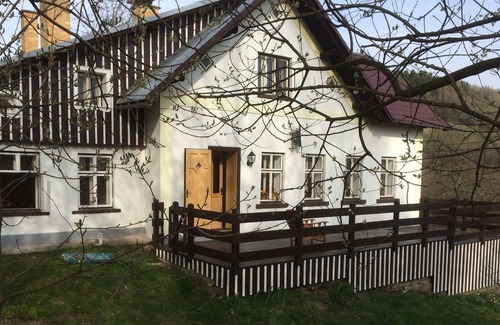 Zlata Olesnice Apartment | Tasteful holiday home with spacious garden in an authentic, quiet mountain village