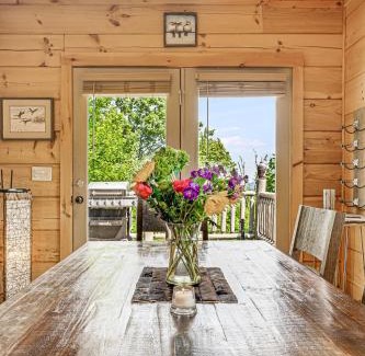Lake Lure House | Tatanka at LakeLure Rumbling Bald Hot Tub Fire Pit