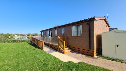 Dogdyke Apartment | Tattershall Lakeside Lodge Indulgent wheelchair accessible 8 berth with Hot Tub