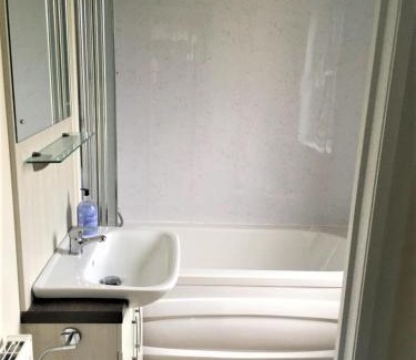 Dogdyke Apartment | Tattershall Lakeside Lodge Indulgent wheelchair accessible 8 berth with Hot Tub