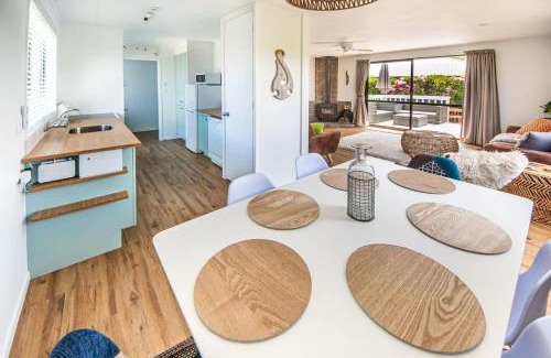 Hilltop House | Taupo Gem - Cozy & Private retreat