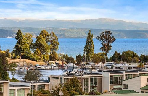 Taupo House | Taupo Panorama - Lake Taupo Holiday Home