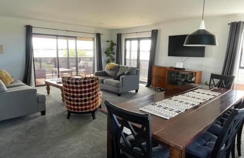 Napier House | Te Awa Holiday Home