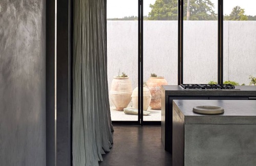 Wanaka Villa | Te Pakeke | Couple's retreat | Close to lake