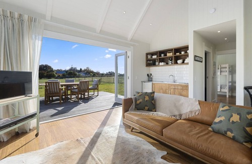 Martinborough House | Te Whare Hipi - Martinborough Holiday Home