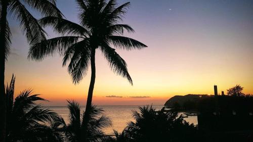 Thong Sala House | Tea Moon Beach House