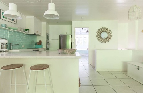 Sunshine Coast Apartment | Tea Trees 3 - relaxed coastal apartment, location!