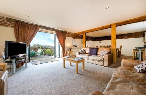 Beccles House | Teal