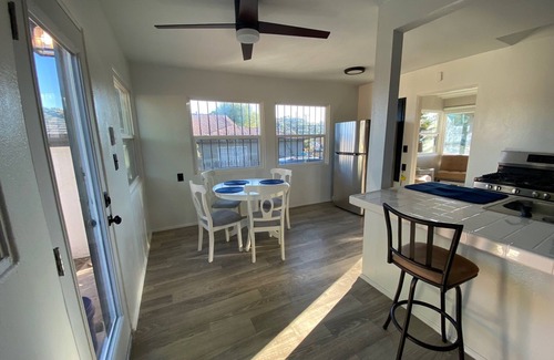 Encanto House | 'Ted' 2-bedroom cozy house in central location! 10 minutes to Balboa!