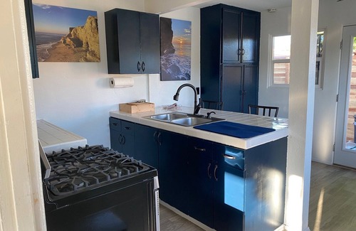 Encanto House | 'Ted' 2-bedroom cozy house in central location! 10 minutes to Balboa!