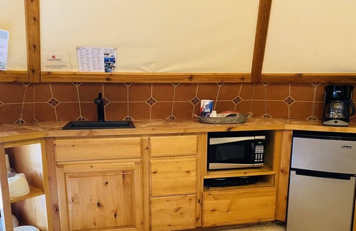 Seguin Cottage | Teepee 0 is a Cozy Teepee at Geronimo Creek Retreat with Kitchenette