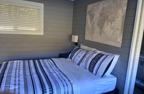 Roscommon Apartment | TeePee Room 16-Newly Renovated