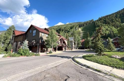 Telluride Apartment | Telluride Resort View at Double Diamond - ski-in-out and hot tub!