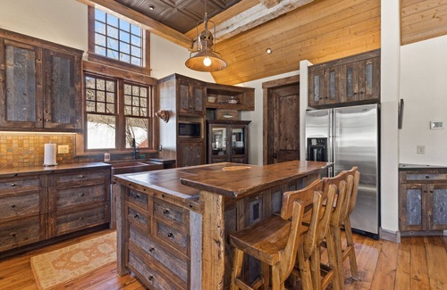 Telluride House | Telluride Riverfront House with Mountain Views
