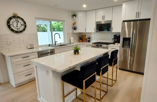 Thousand Oaks House | Temp Housing For Insurance/Work/Travel/Remodel!