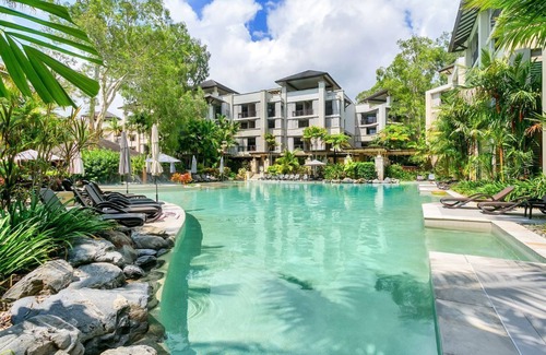 Palm Cove Apartment | Temple Suite 202 in Triton Street Beachfront Resort, Palm Cove