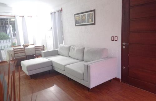 Los Titanes House | Temporario