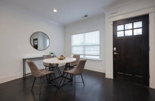 Charlotte Park House | Ten Minutes to Broadway Modern Gated Townhome