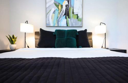 Charlotte Park House | Ten Minutes to Broadway Luxurious Gated Townhome