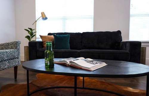 Charlotte Park House | Ten Minutes to Broadway Luxurious Gated Townhome