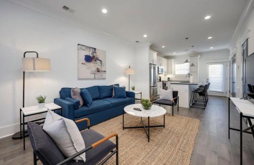 Charlotte Park House | Ten Minutes to Broadway Gorgeous Gated Townhome