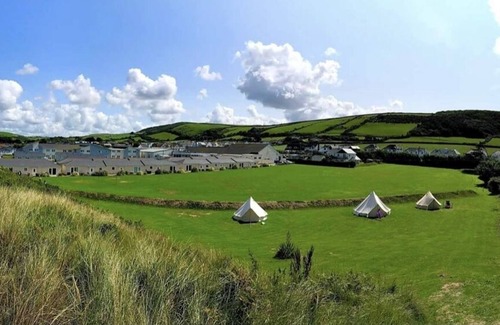 Croyde RV Rental | Tent-Communal washroom facilities-View to part of the sea-4m Bell ...